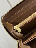 LV Monogram M01903
