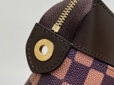 LV pochette voyage souple M40813