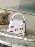 LV Capucines M13251
