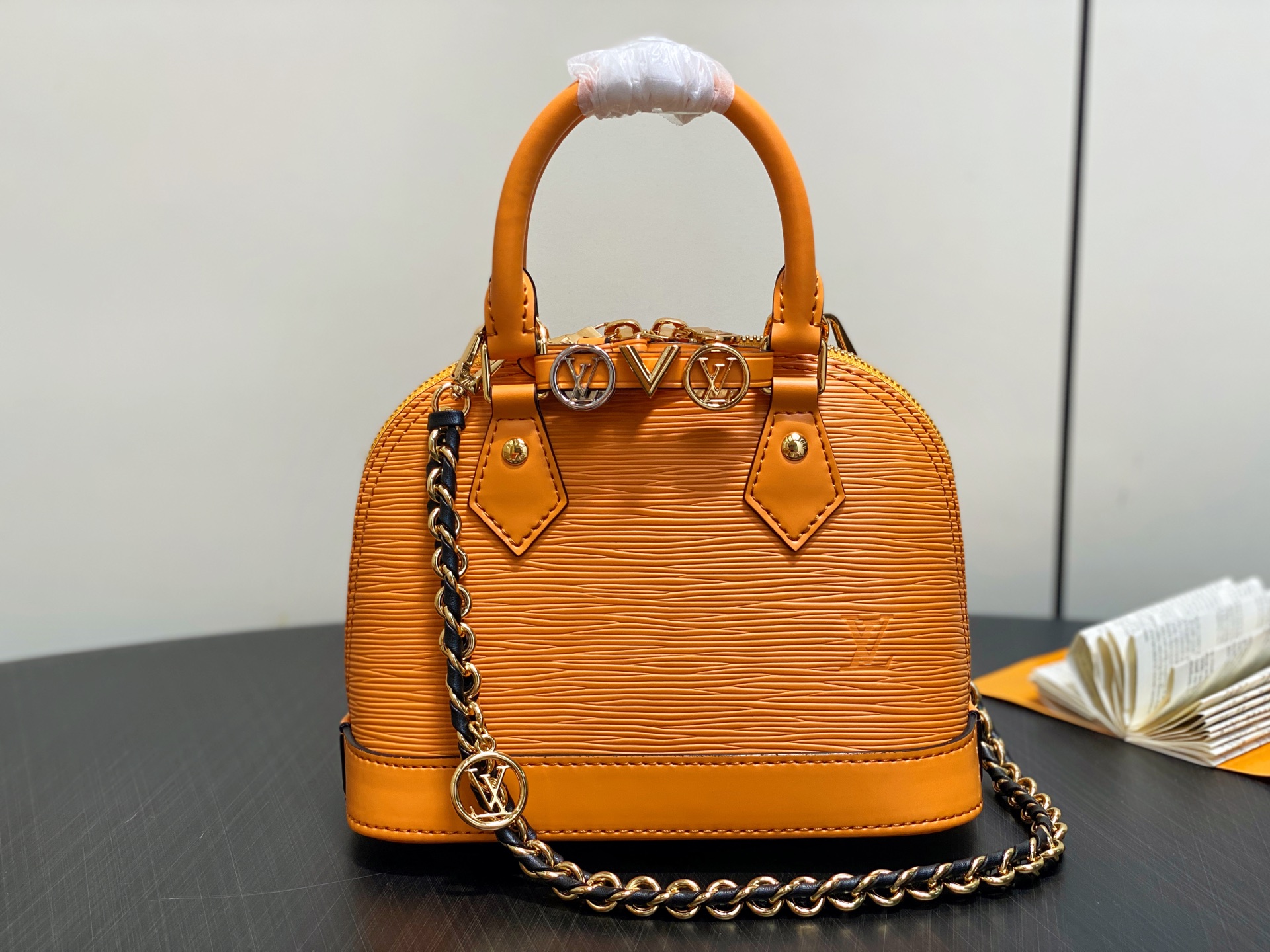 LV LV Circle K00015