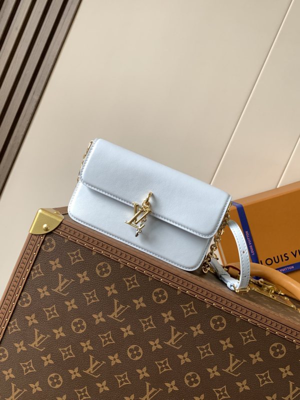 LV Wallet On Chain M14564