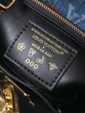 LV Capucines M13714