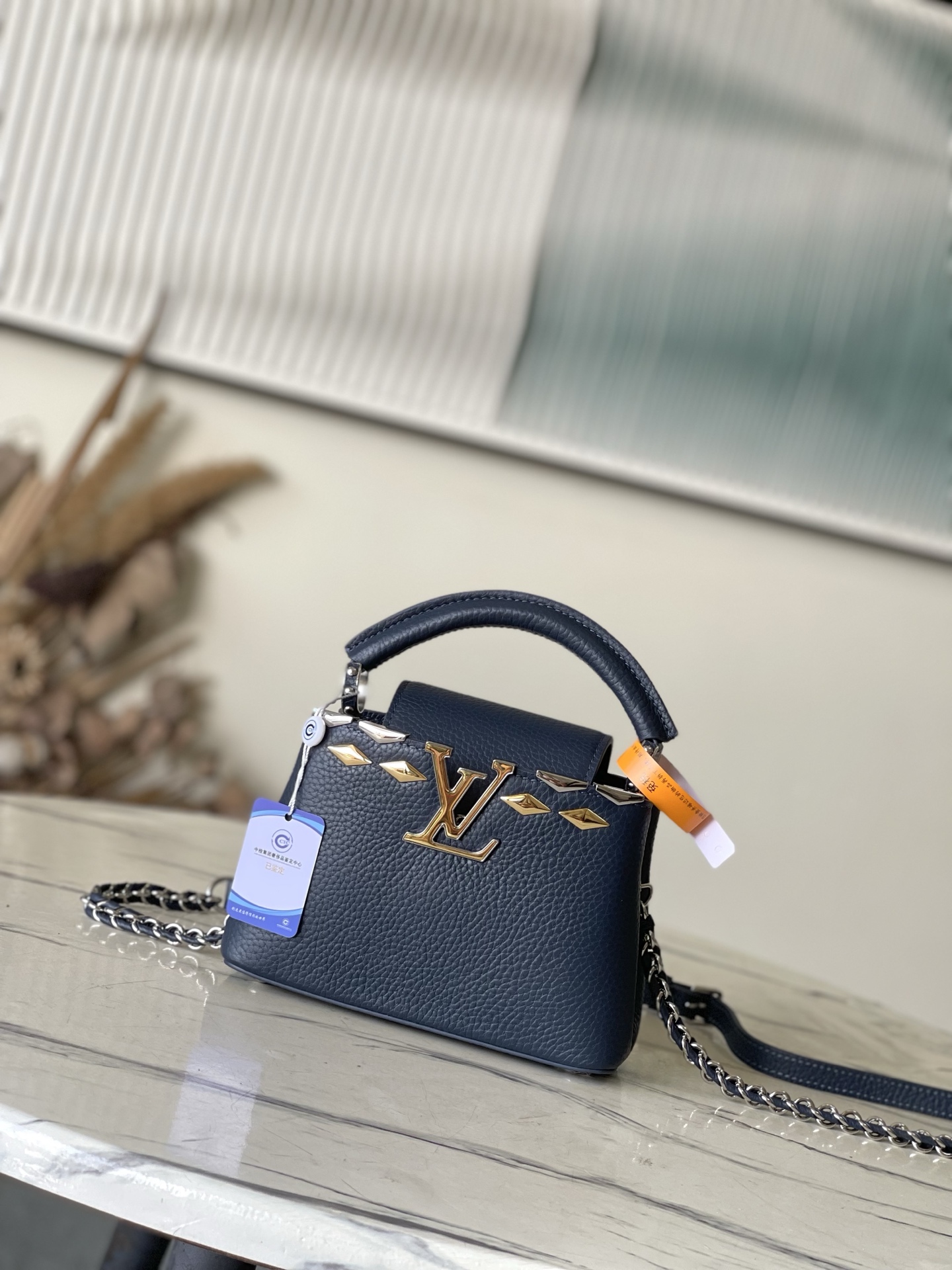 LV Capucines M12751