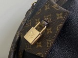 LV Monogram M26039