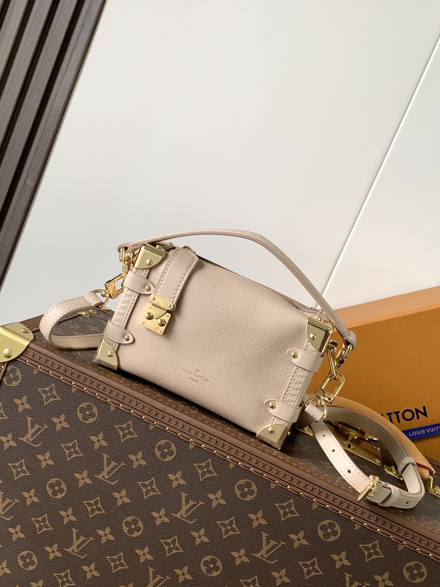 LV Nicolas Ghesqui M15226