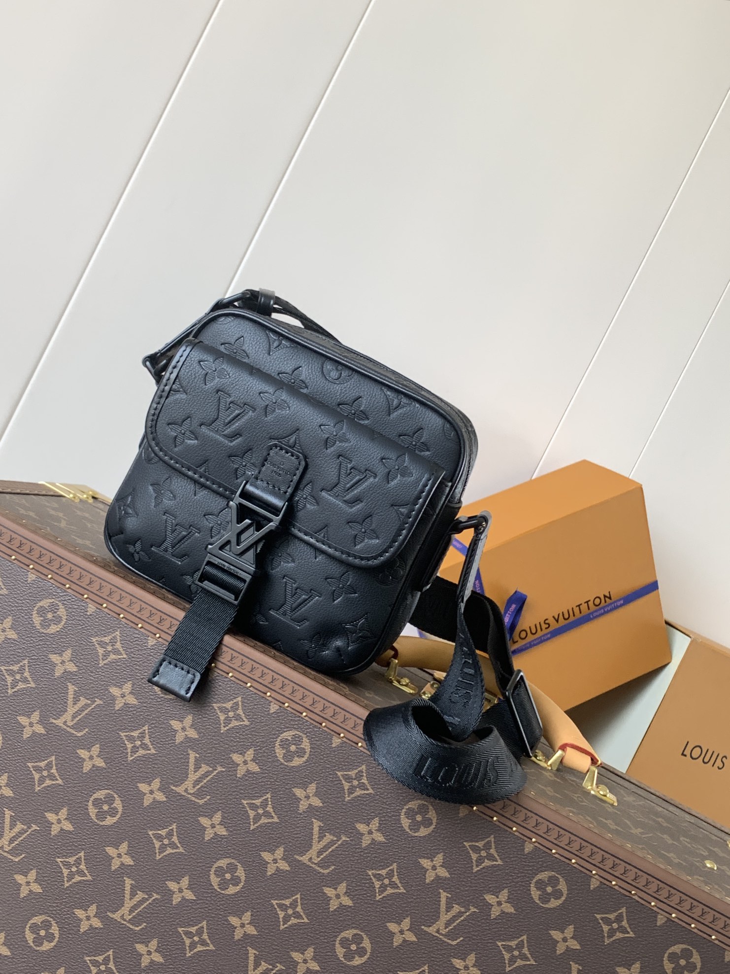 LV Taurillon M12516