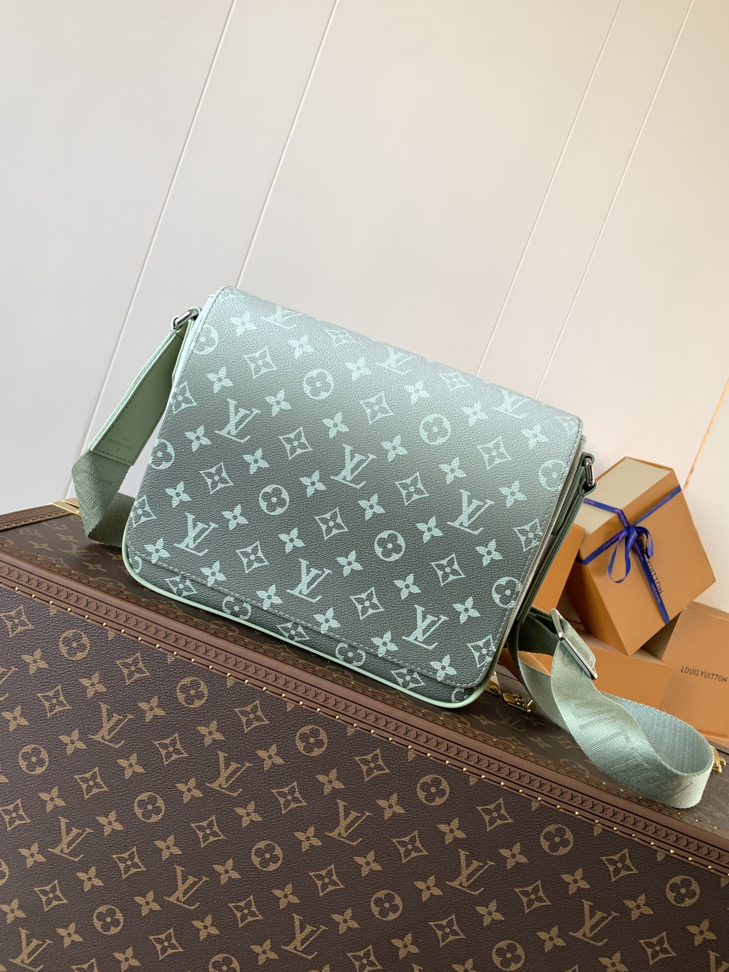 LV Damier Infini M11593