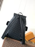 LV Christopher M55699