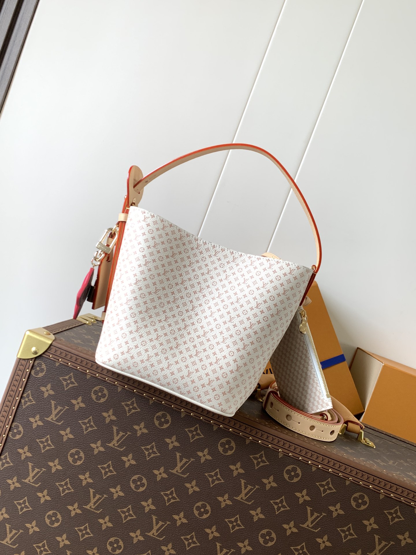 LV LV Romance M15130