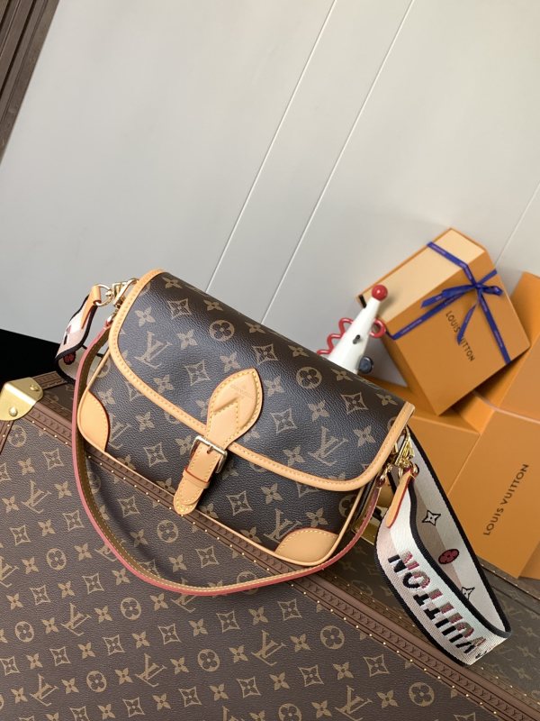 LV Strap drop M45985
