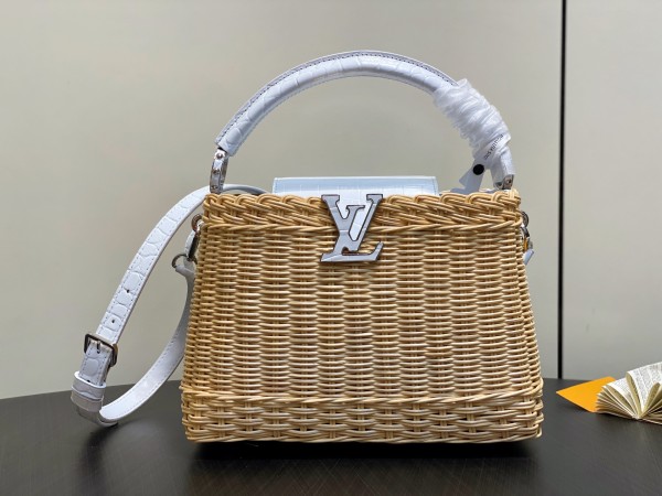 LV Capucines BB Hl M88126
