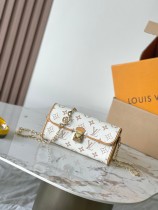 LV Pochette Camille M26583