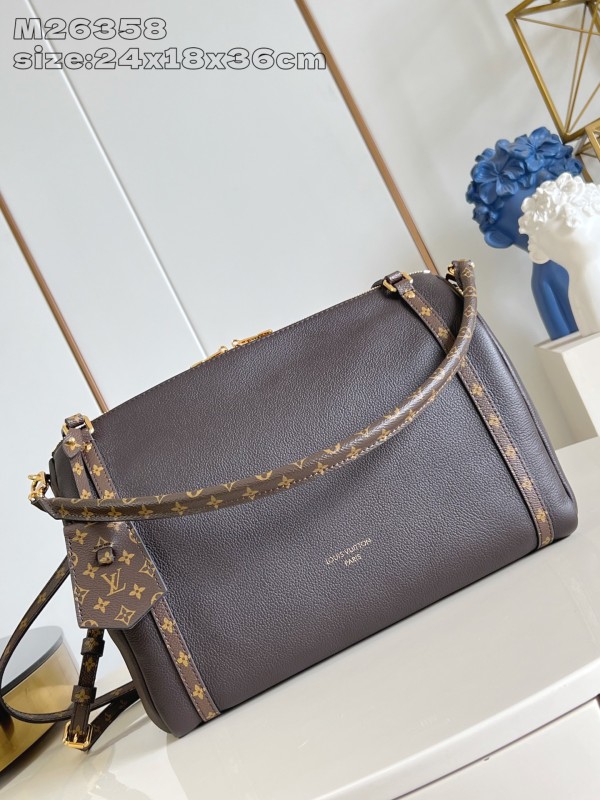 LV Monogram M26358