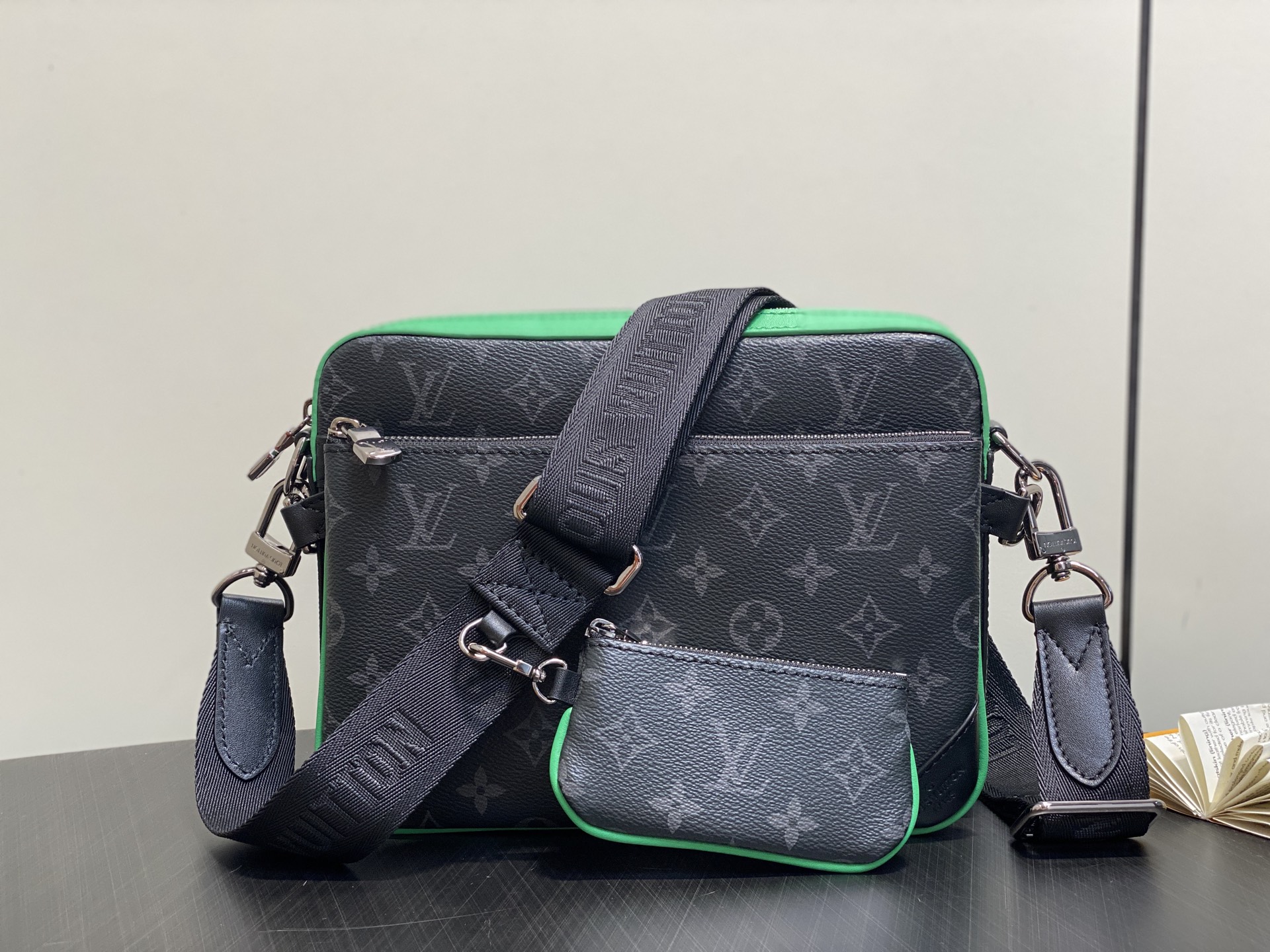 LV Monogram Eclipse M26052