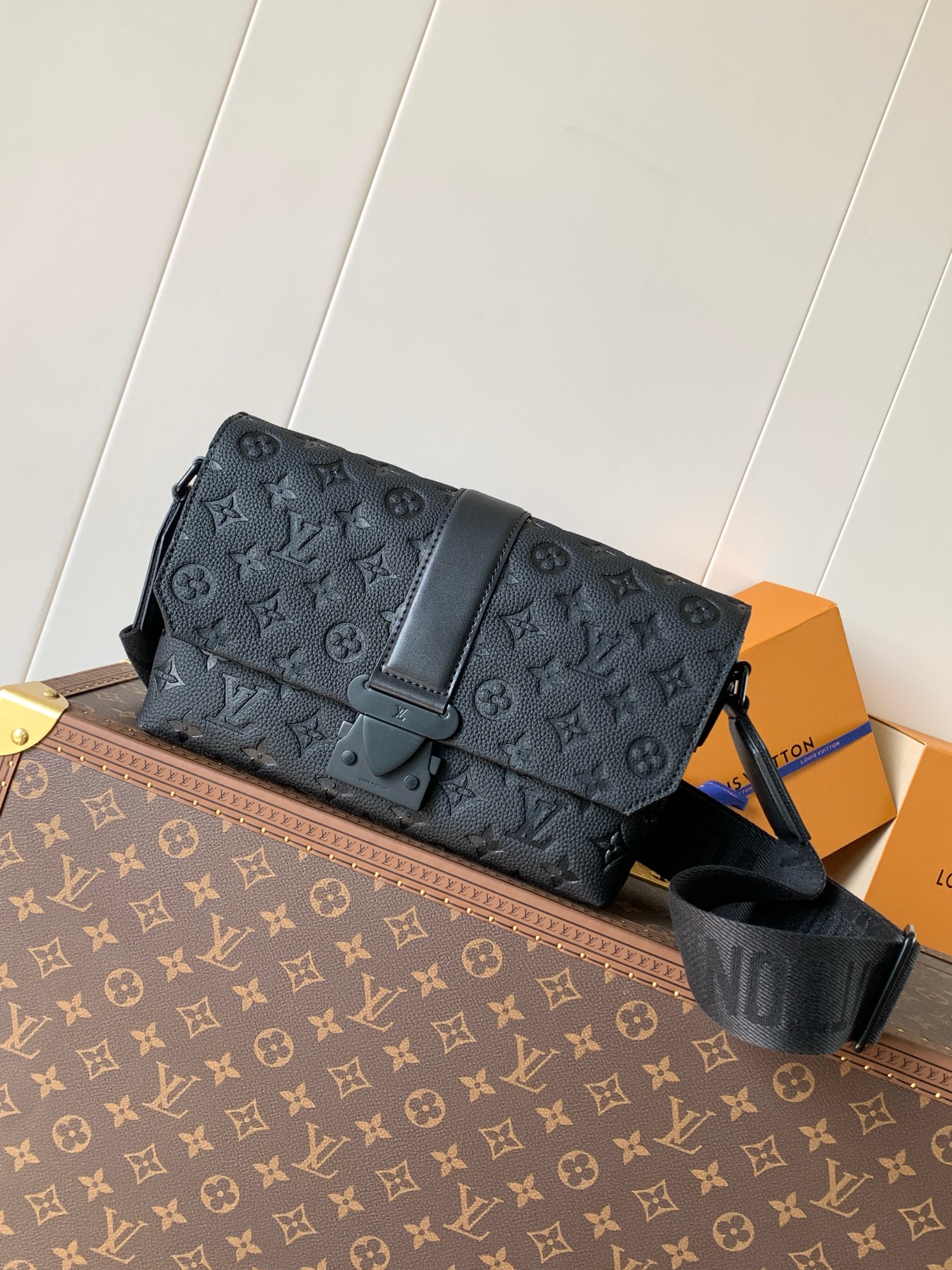 LV Georges Vuitton M23741