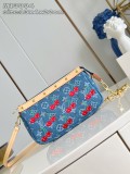 LV Pochette Accessoires M13994
