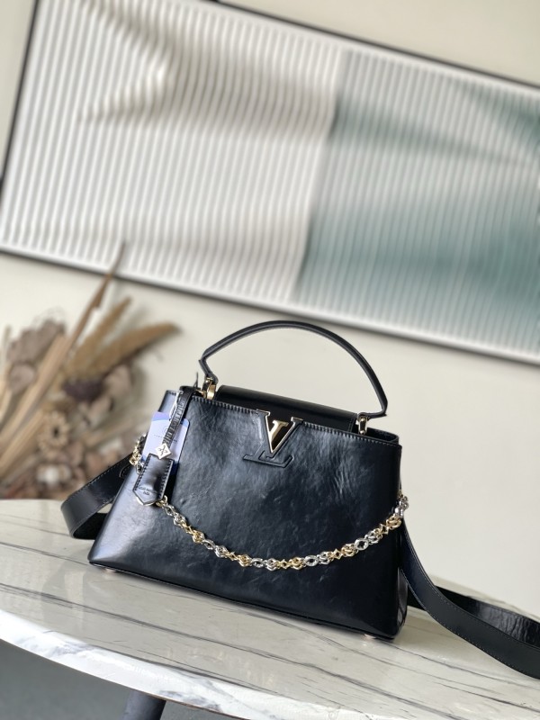 LV Capucines Souple M12924
