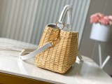 LV Capucines M26004
