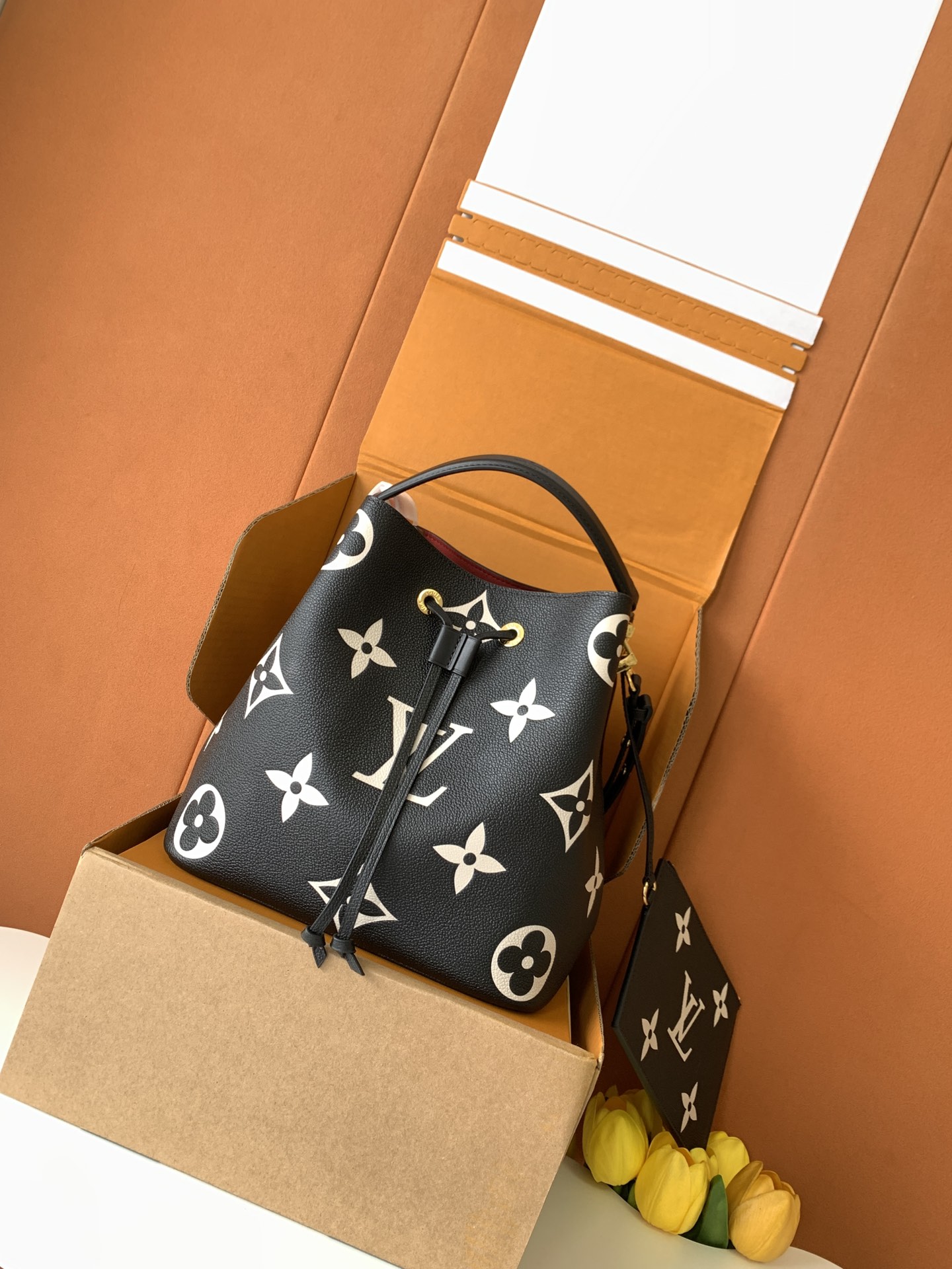 LV ONO M45497
