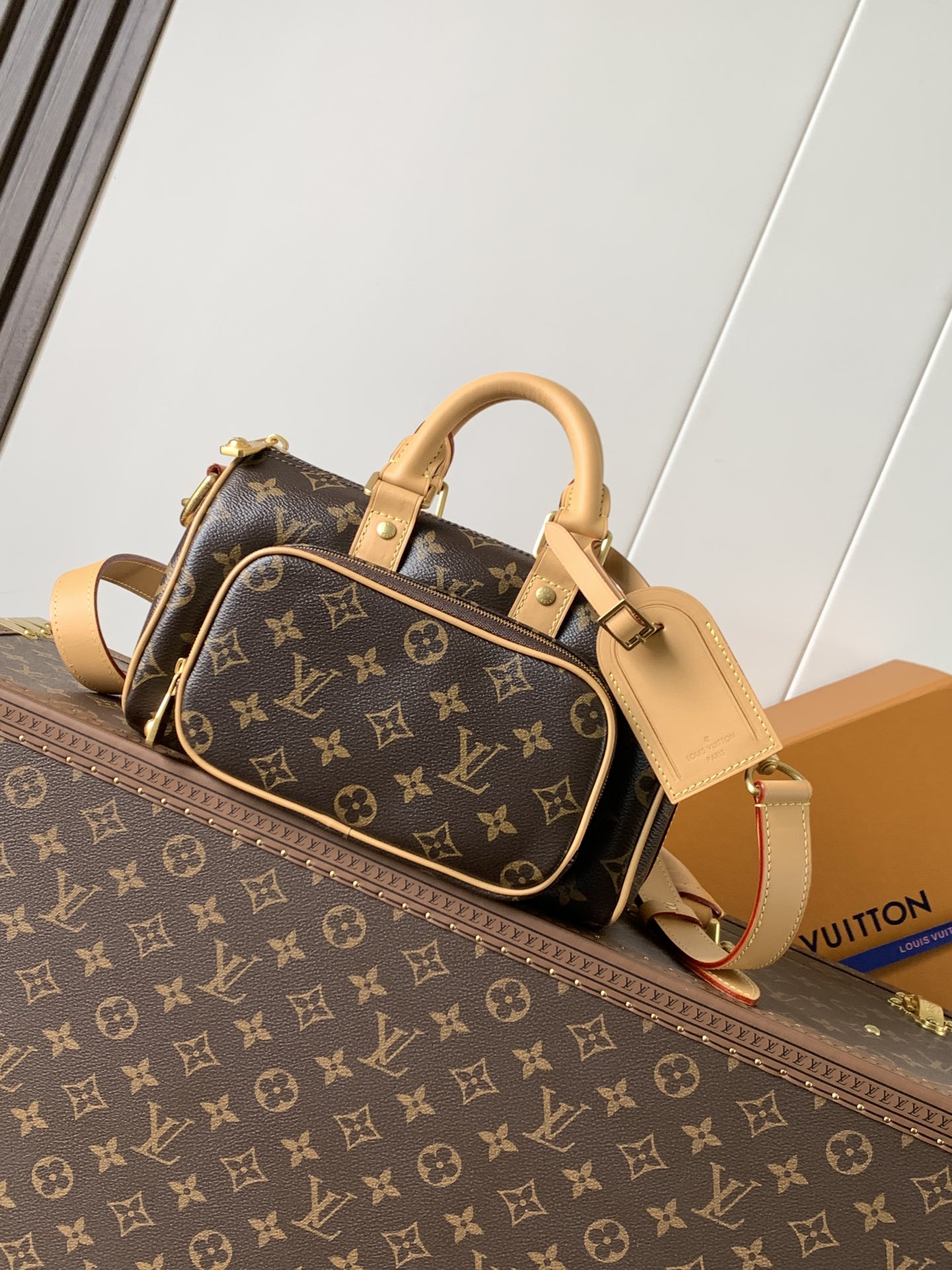 LV Monogram Archive M14981