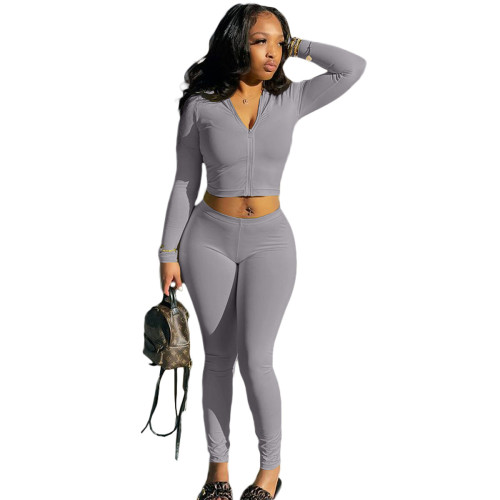 Two-piece basic sports suit