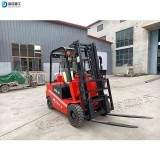 Portable four fulcrum balanced electric forklift Freight station logistics station transport vehicle Car mounted battery forklif