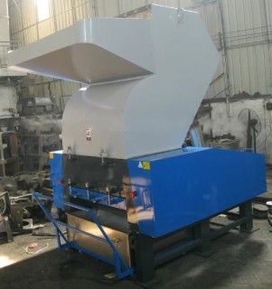 Crusher supply Type pc180-800 Plastic crusher one year warranty Plastic crusher
