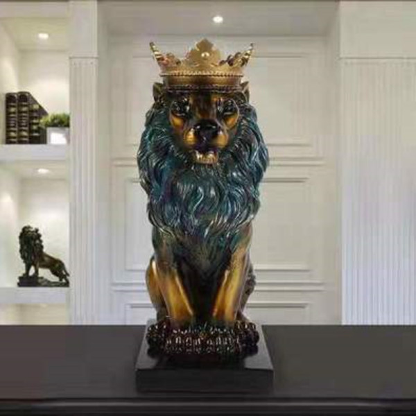 Nordic Crown Lion Sculpture Home Office Bar Goalkeeper Lion Resin Statue Model Crafts Ornaments Animal Tuscan Design Decor Gift