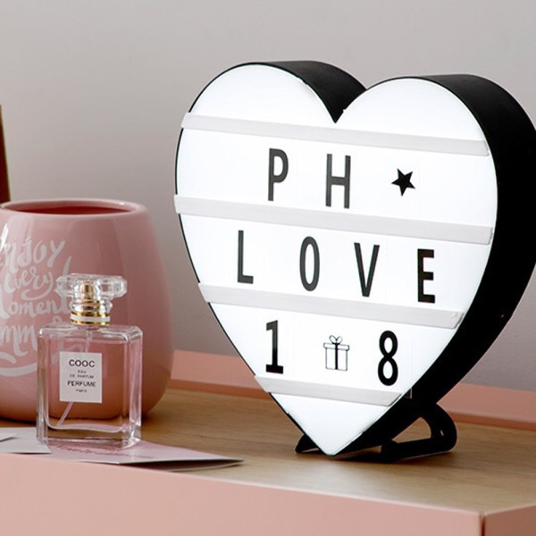 Personalized Free Stand LED Heart Cinema Light DIY Light Up Message Sign Marquee USB Changeable Letter Board w/ Letters 22X22Cm