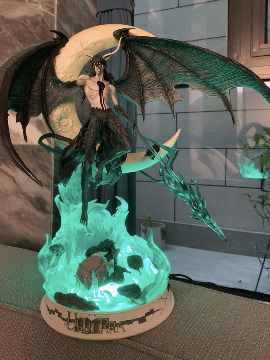 ulquiorra cifer statue
