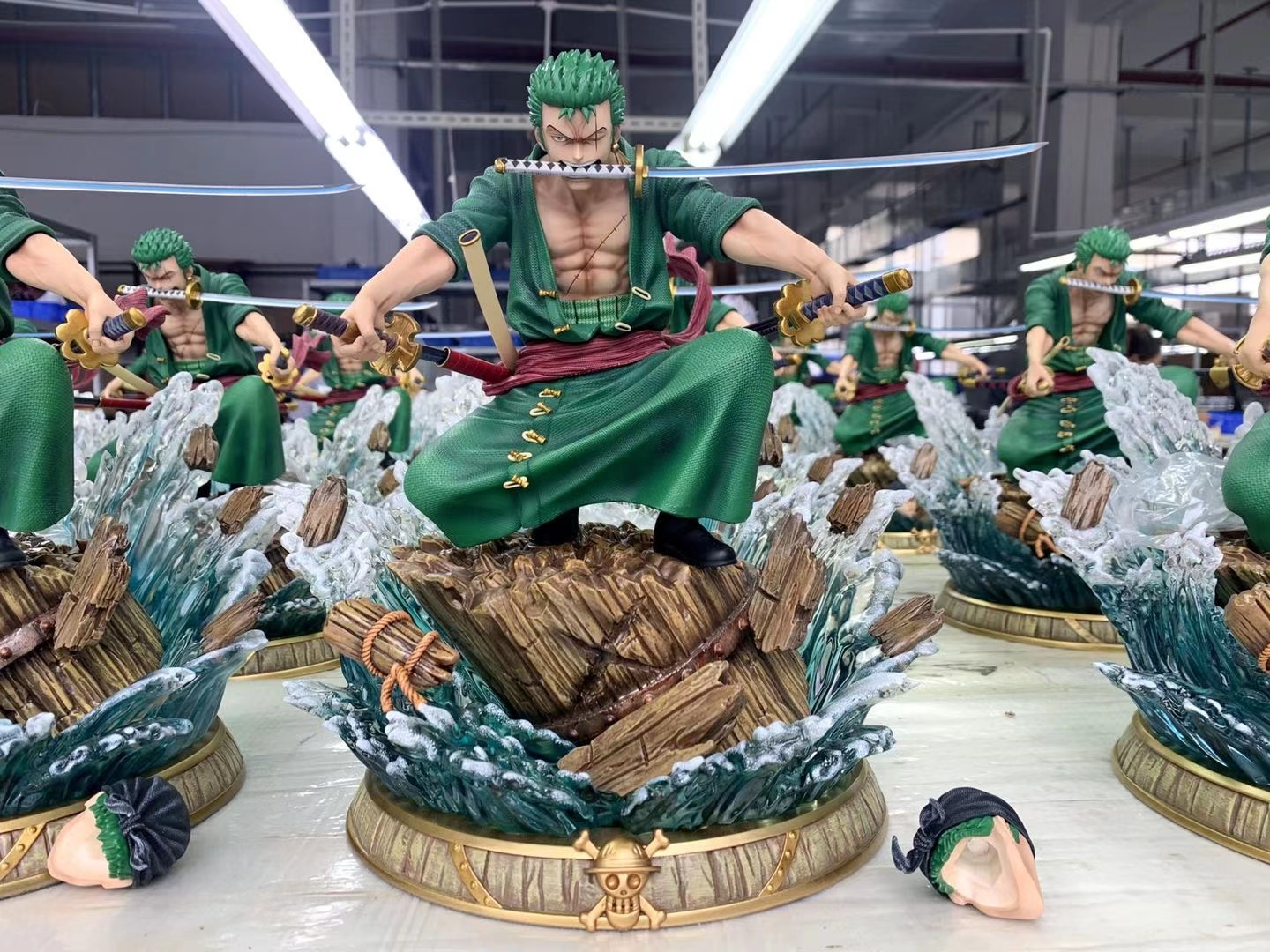 zoro statue kumamoto