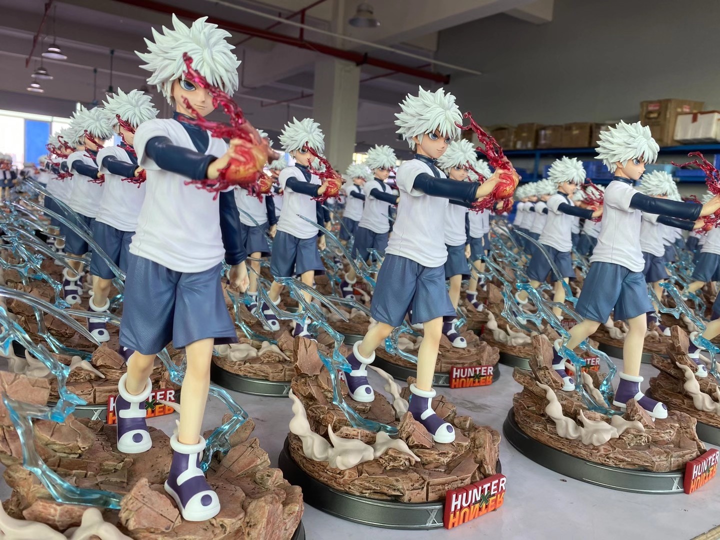 killua resin statue