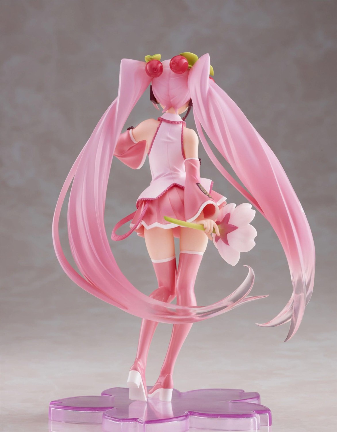 sakura miku statue