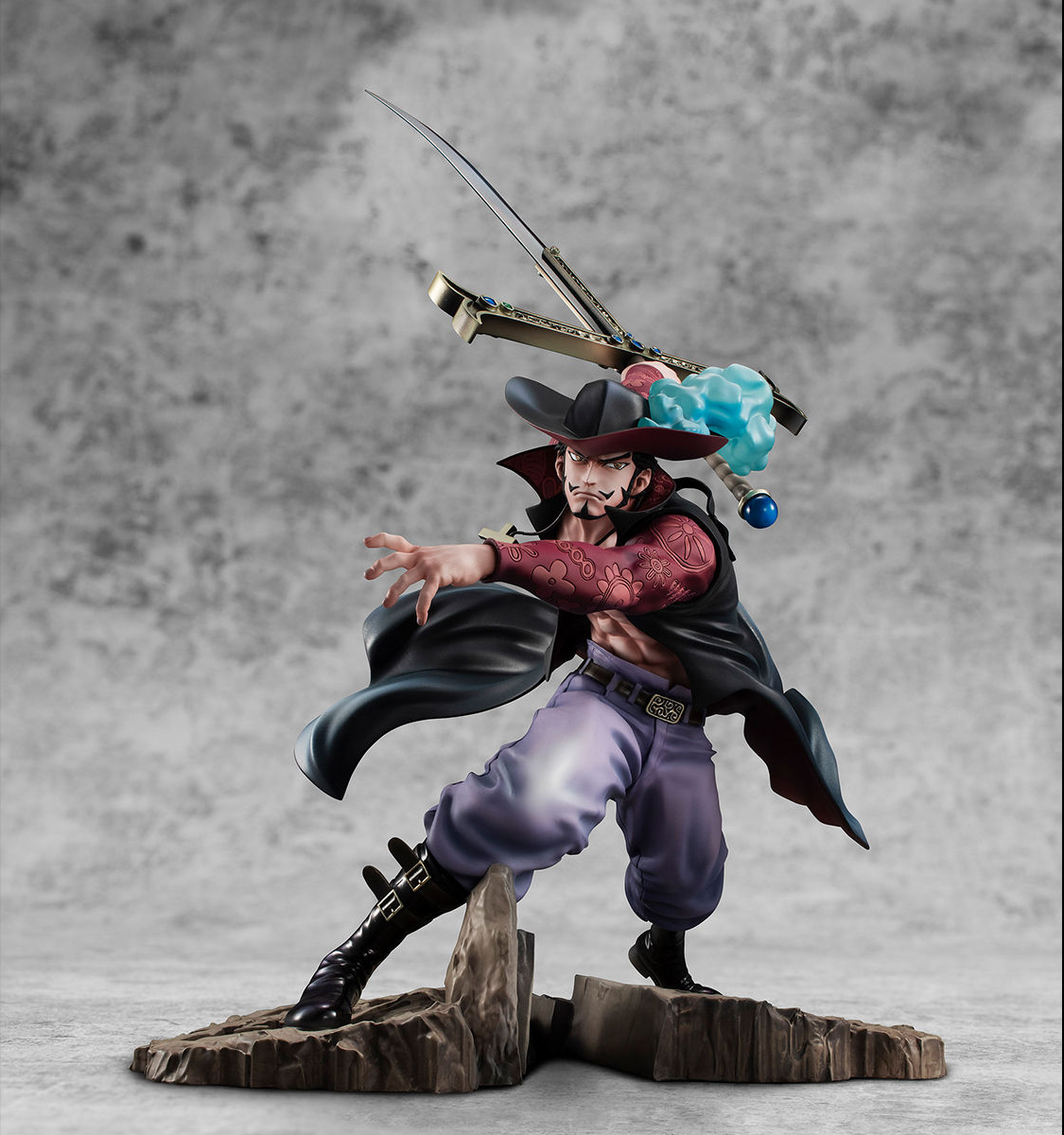 Action Figure One Piece Dracule Mihawk with Sword NEW made in PVC with BOX 