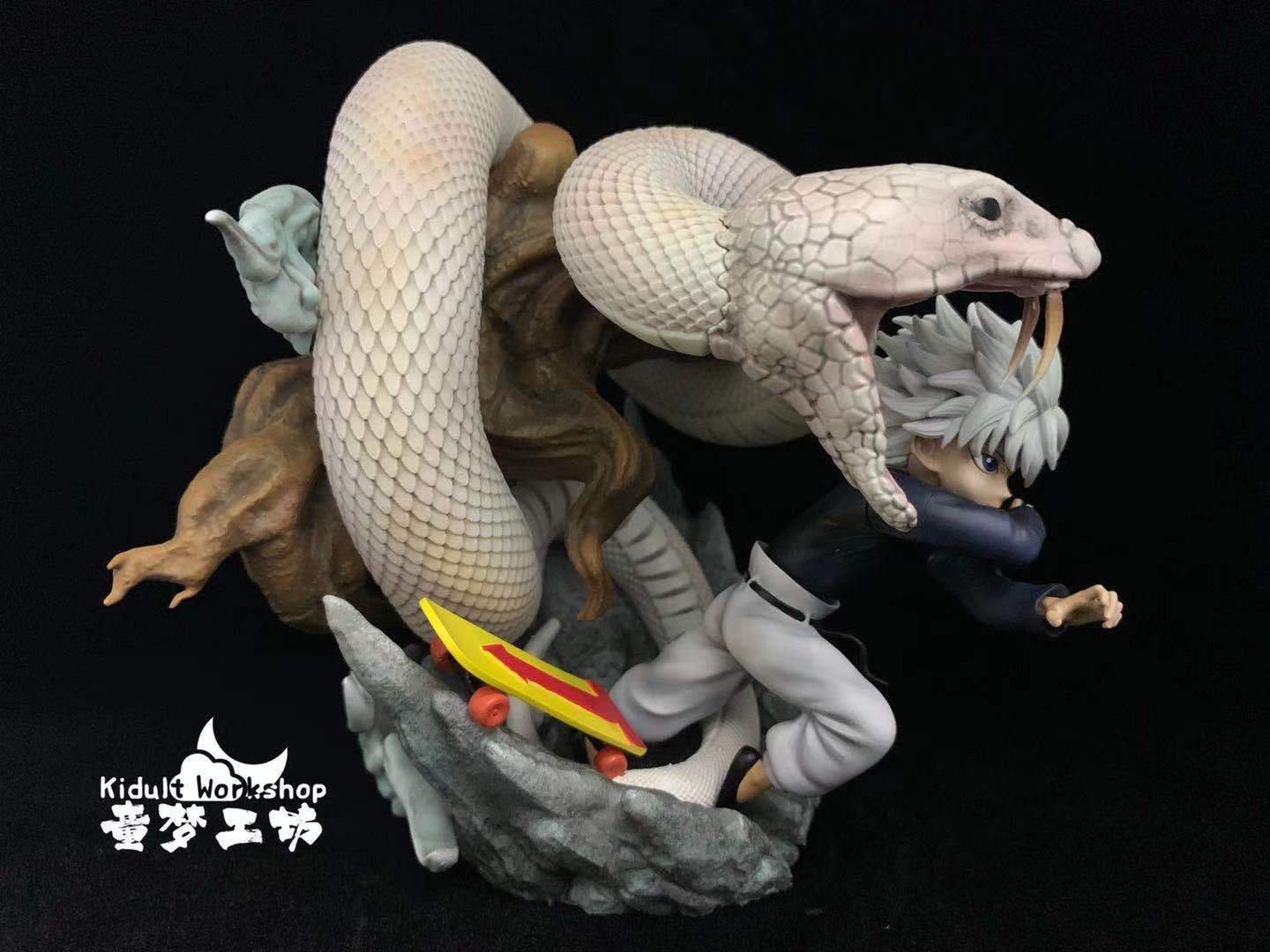 killua resin statue