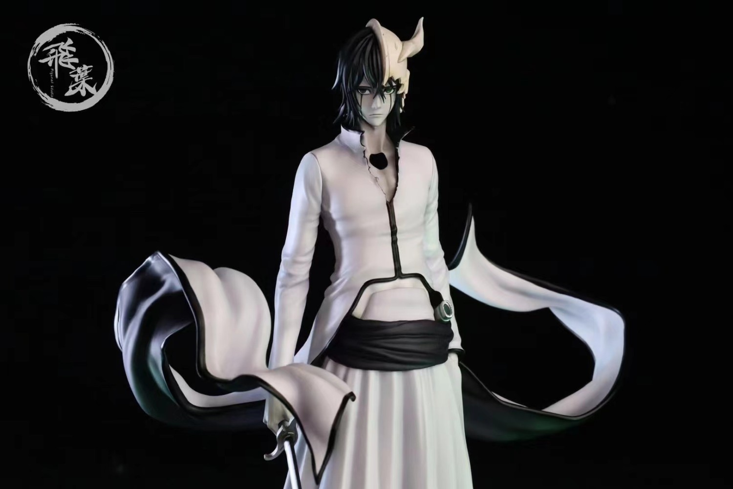 ulquiorra cifer statue