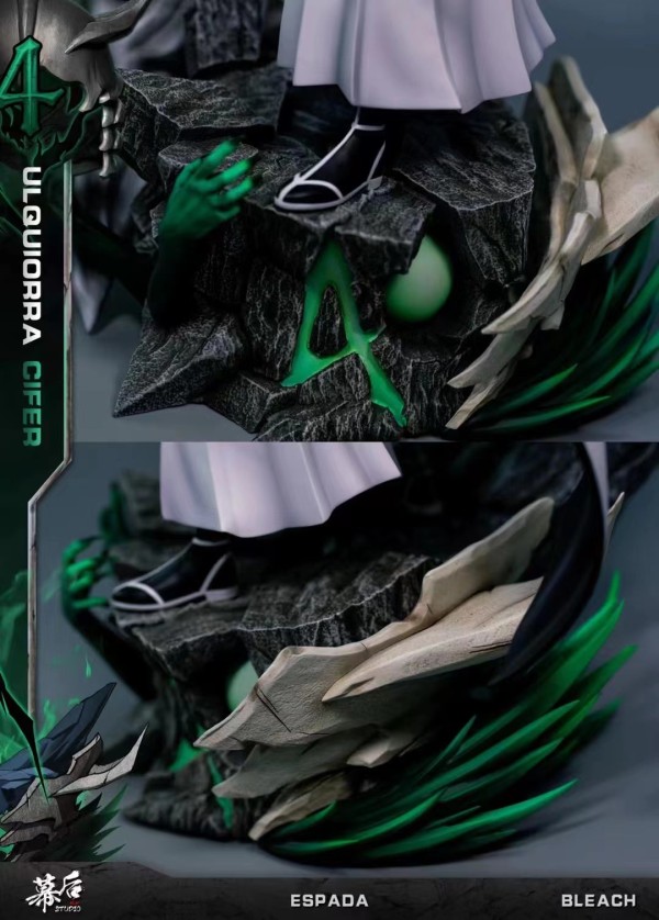 ulquiorra cifer statue