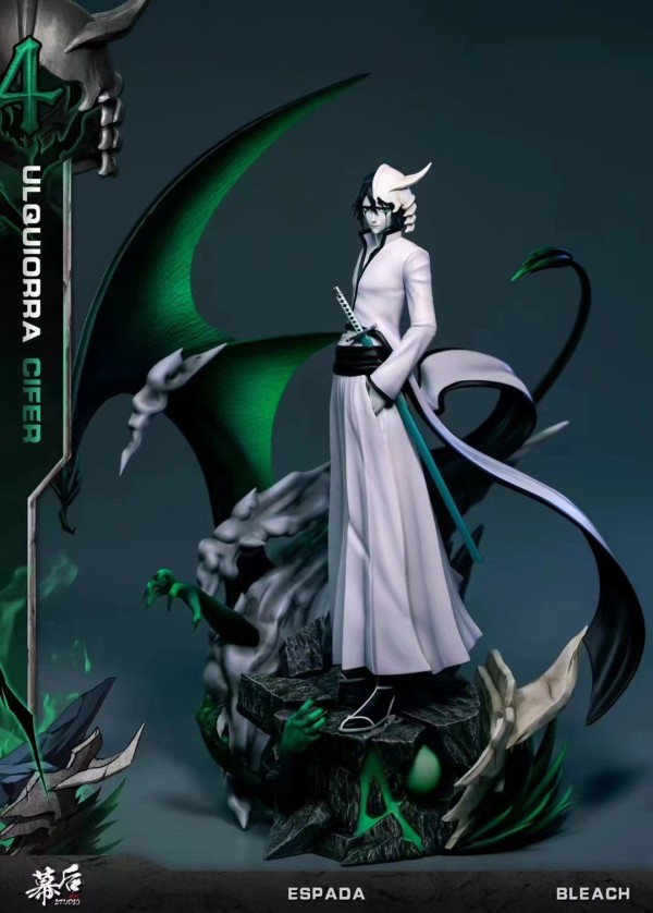 ulquiorra cifer statue