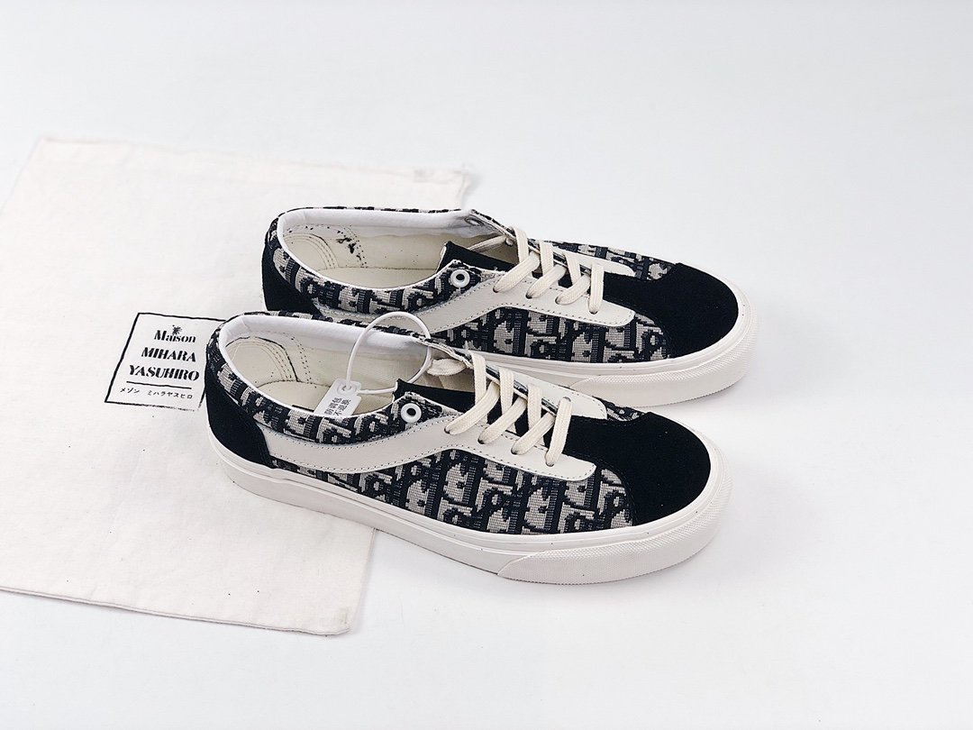 vans dior