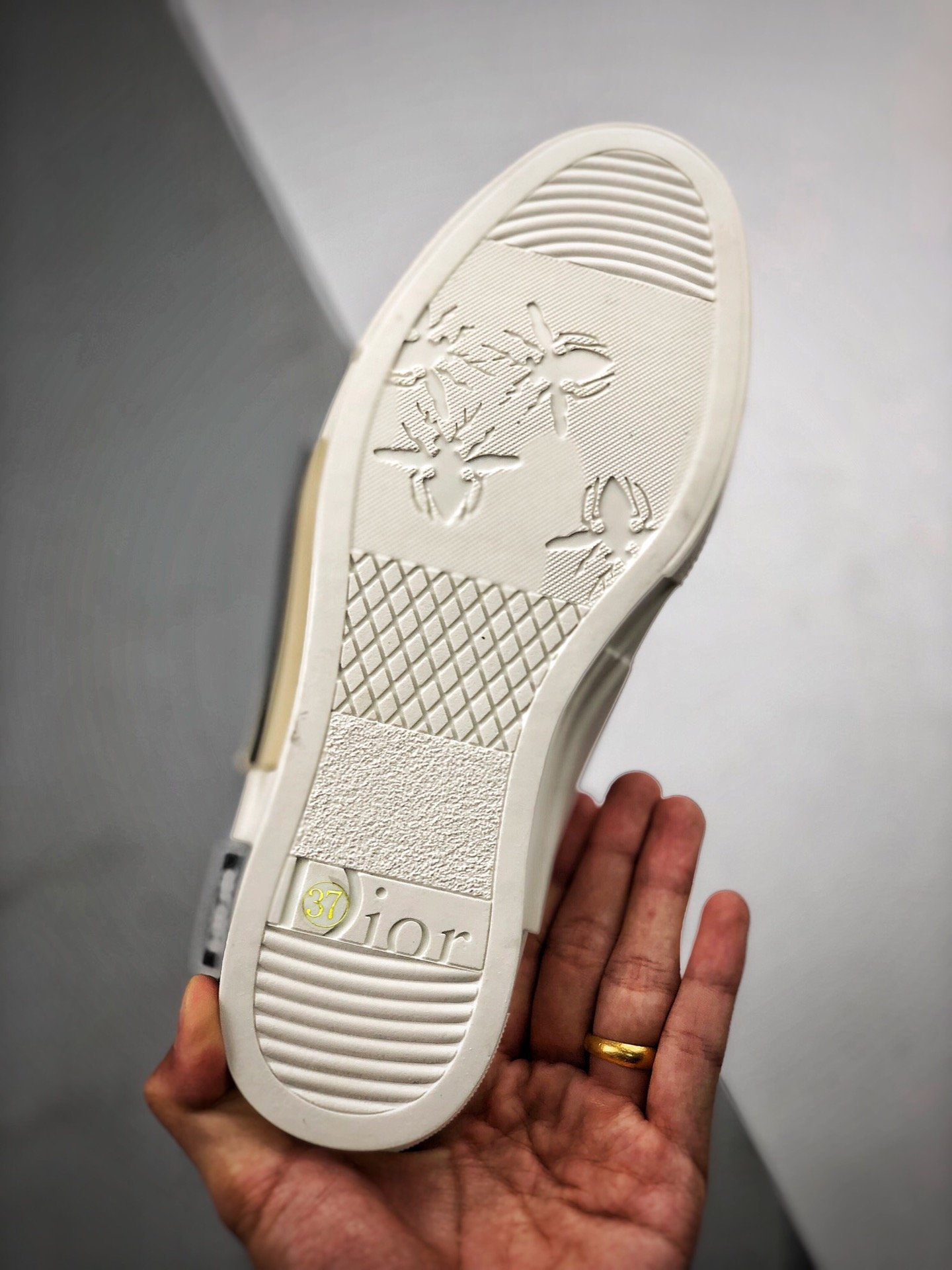 dior x kaws shoes