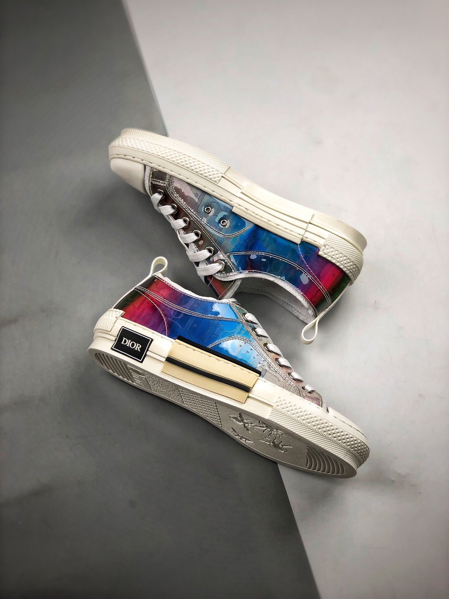 dior x kaws sneakers