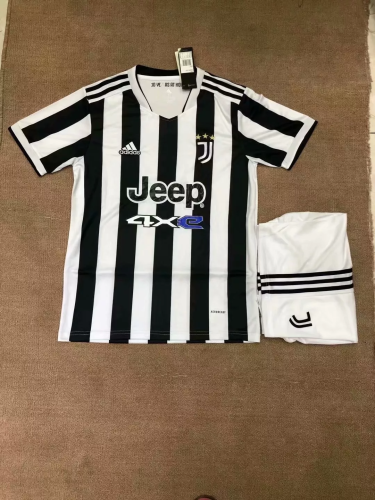 21/22 Juventus Kids home soccer Jersey and short kit