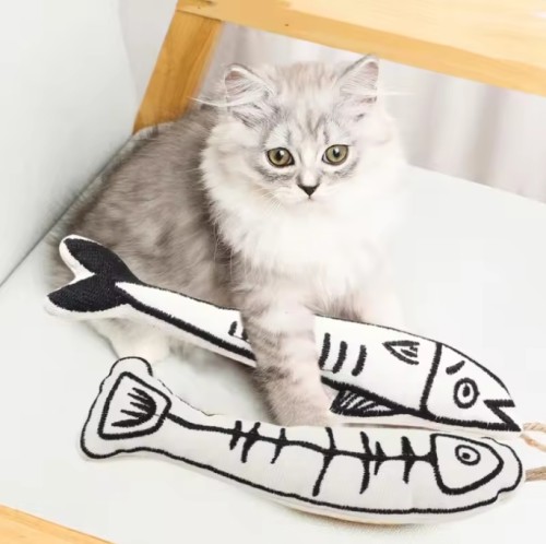 Interactive Fish Shape Stuffed Catnip Cat Toy Teeth Cleaning Funny Cotton Fish Plush Catnip Toys for Cat