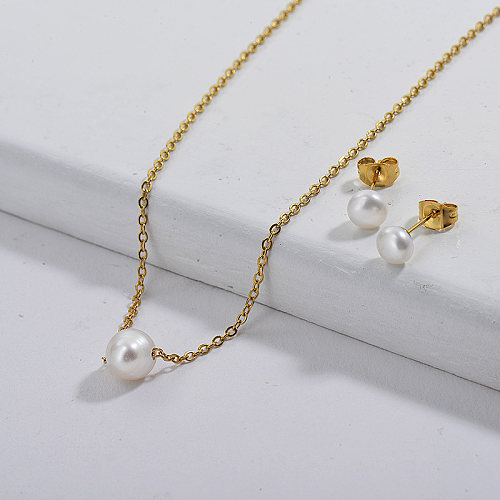 Conjuntos de joyas de pendientes de collar de perlas chapados en oro de acero inoxidable