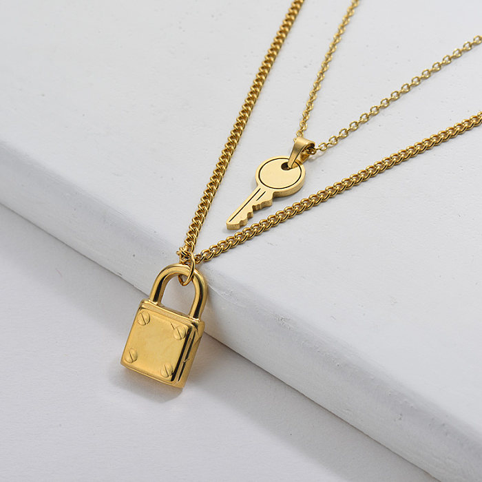 Collar de cadena doble con encanto de llave de bloqueo chapado en oro para mujer