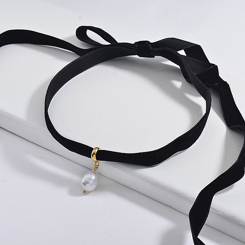 Passen Sie natürliche Perle Charm schwarze Flanell Choker Halskette