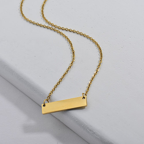 Collar personalizado con colgante de geometría rectangular de oro delicado