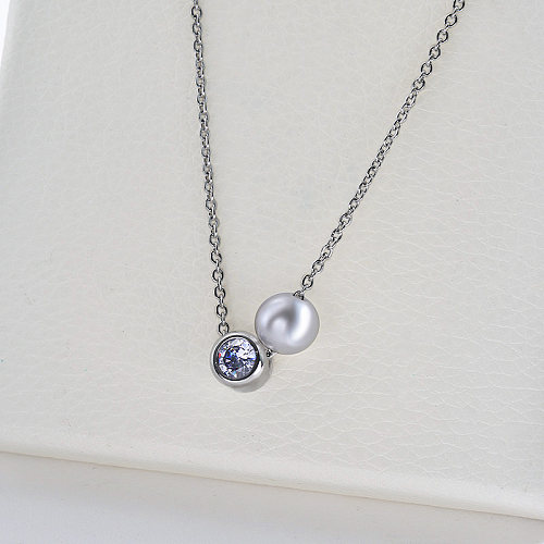 Collar de plata con dije de perla simple con circonita transparente para mujer