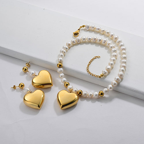 Conjunto de pendientes de collar de corazón de perlas de agua dulce chapados en oro al por mayor de acero inoxidable