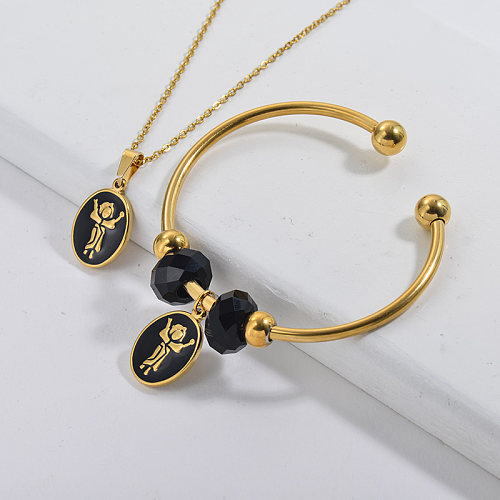 Conjunto de brazalete de acero inoxidable con collar de niña chapado en oro de marca famosa